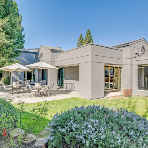 courtyard at Gold Country Senior Living